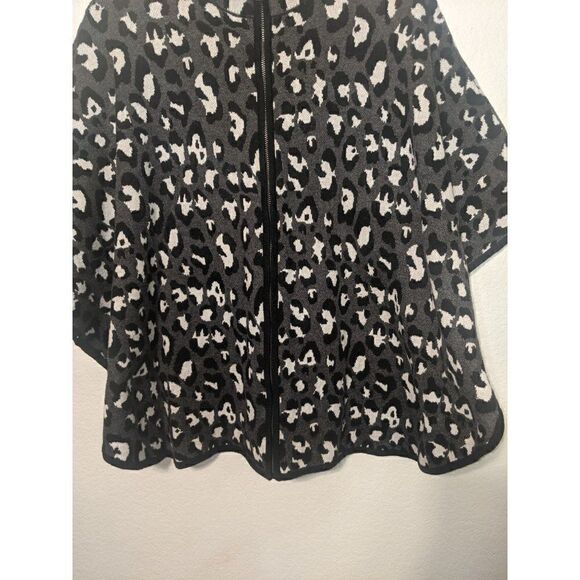 Jones New York Gray Leopard Cape Poncho Sweater Size S/M - Picture 11 of 15